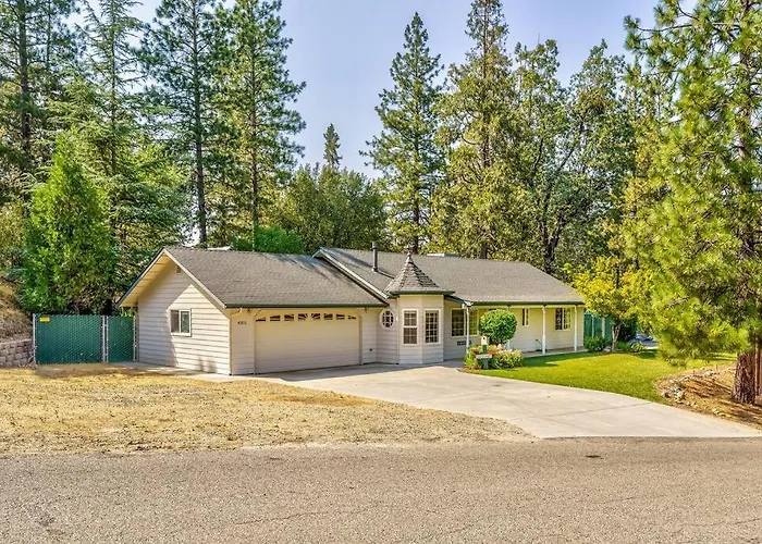 Acorn House - Charming House In Green Heaven With Pool Table With Lovely Backyard