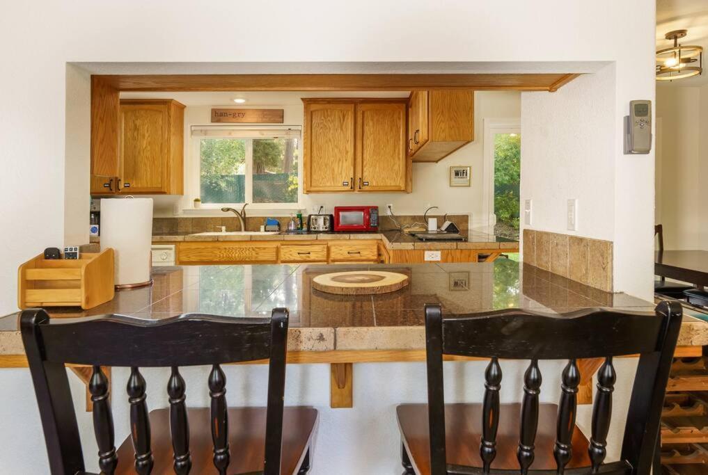Holiday home Acorn House - Charming House In Heaven With Pool Table With Lovely Backyard *