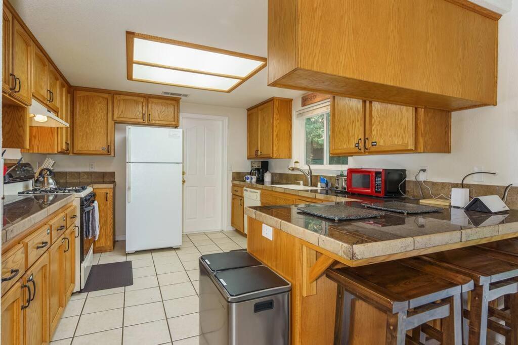 Acorn House - Charming House In Heaven With Pool Table With Lovely Backyard *