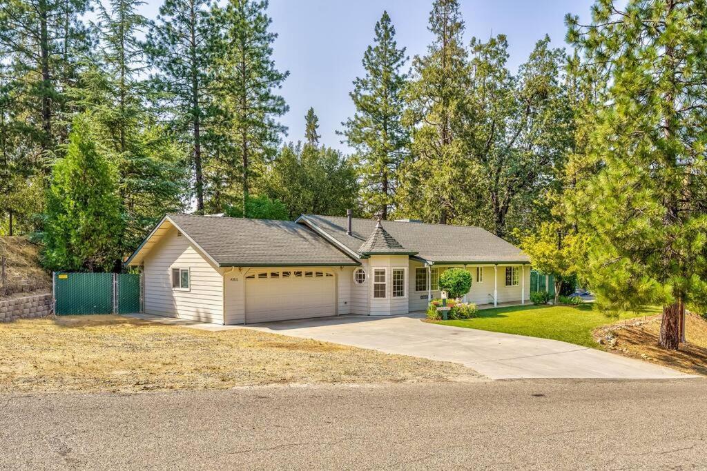 Acorn House - Charming House In Heaven With Pool Table With Lovely Backyard Oakhurst