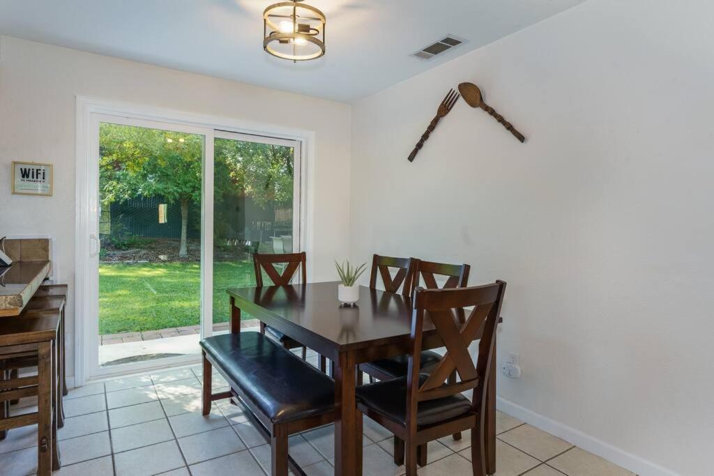 Acorn House - Charming House In Heaven With Pool Table With Lovely Backyard Oakhurst